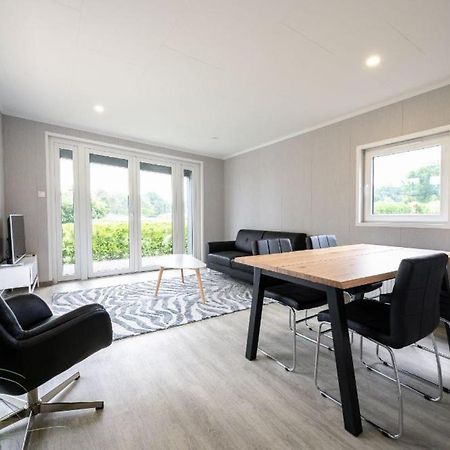 Recreatiepark Maas En Bos Hotell Wellerlooi Exteriör bild
