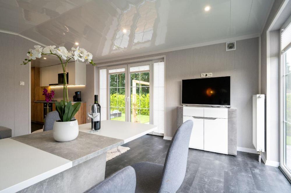 Recreatiepark Maas En Bos Hotell Wellerlooi Exteriör bild